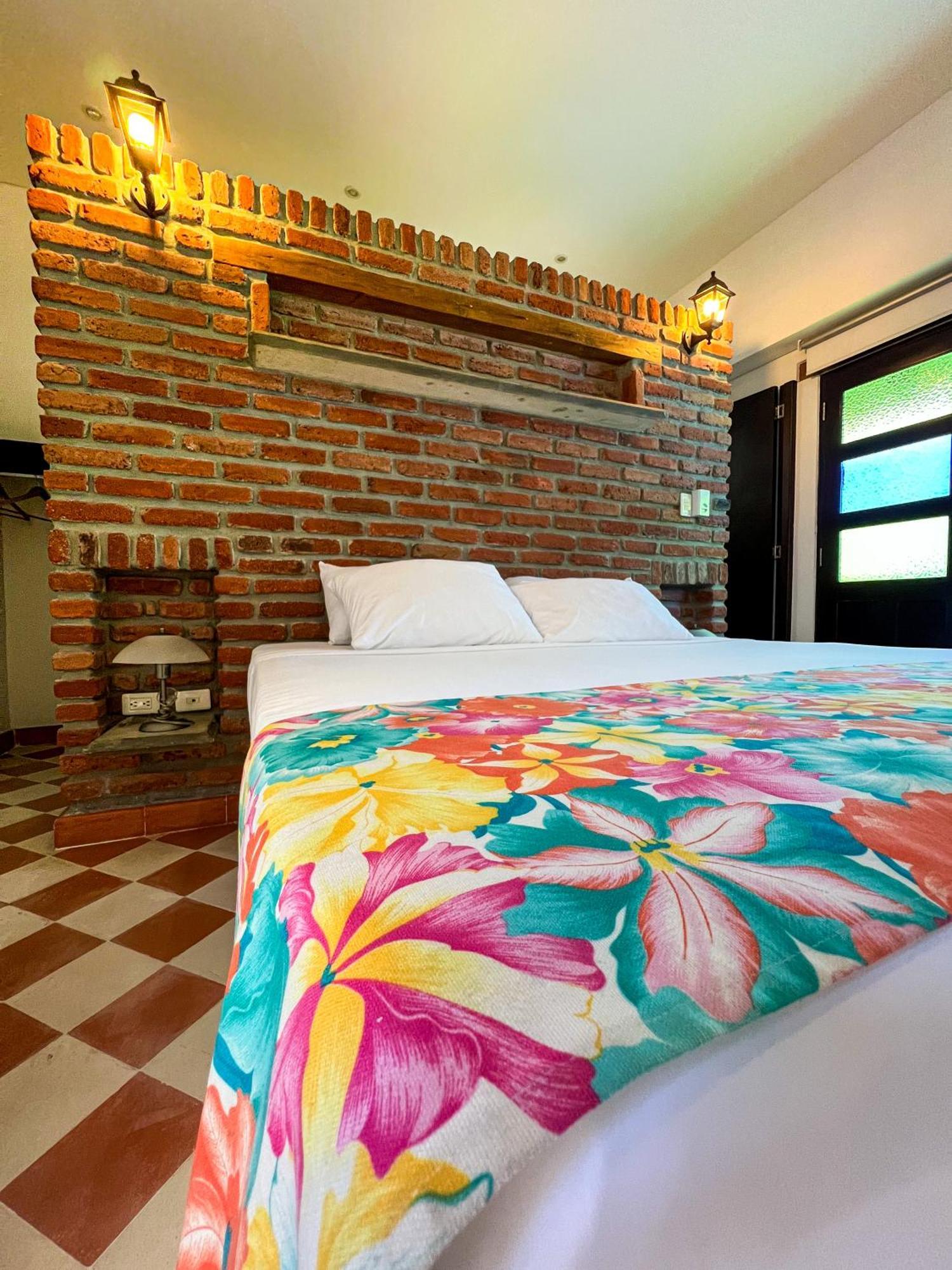 Hotel Puerto Pelicano Σάντα Μάρτα Εξωτερικό φωτογραφία